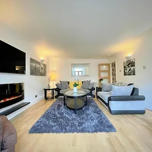 Elite 3 Bed New Town With Private Walled Garden Edinburgh