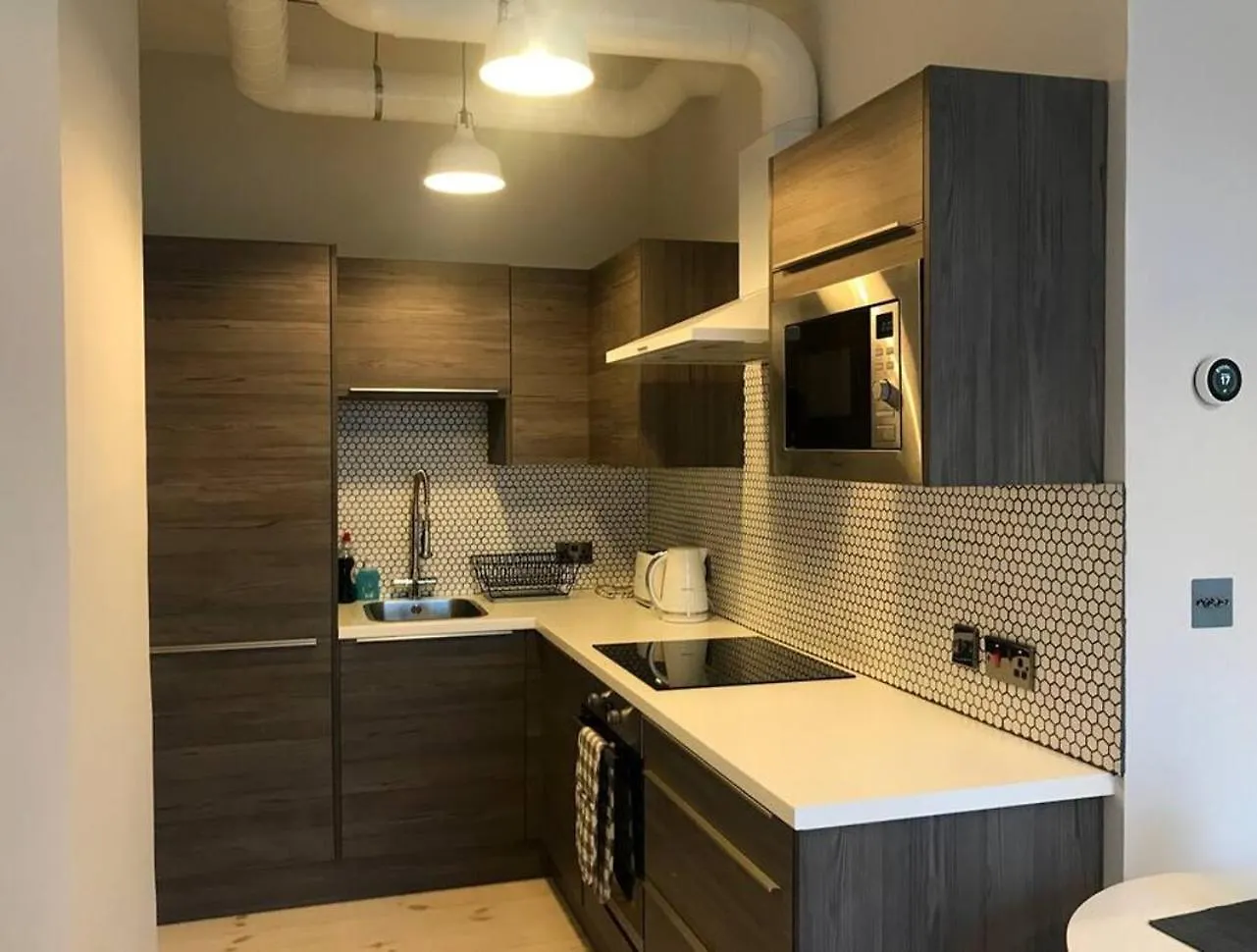 Relax In Style In Edinburghs Buzzing West End Apartment