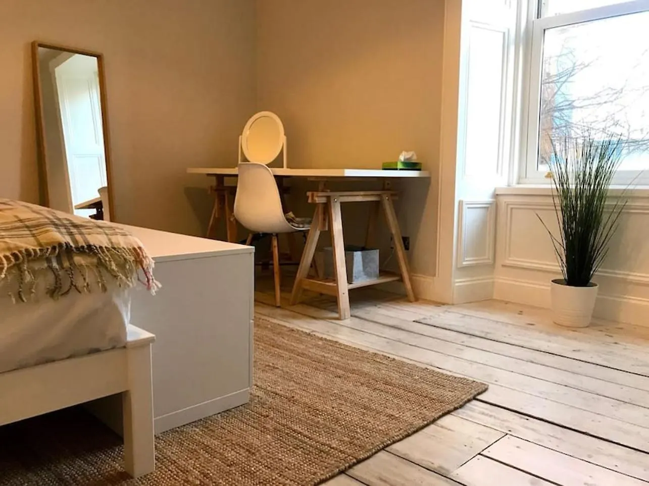 Relax In Style In Edinburghs Buzzing West End Apartment Edinburgh