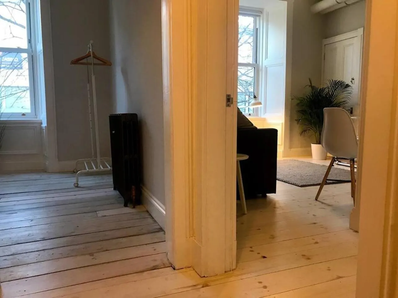 Relax In Style In Edinburghs Buzzing West End Apartment 0*, Edinburgh
